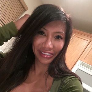 Meet your Posher, Laurie